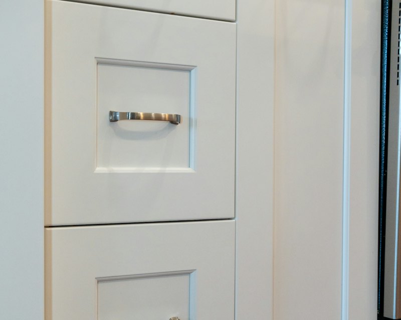 White shaker cabinets with brushed nickel pulls