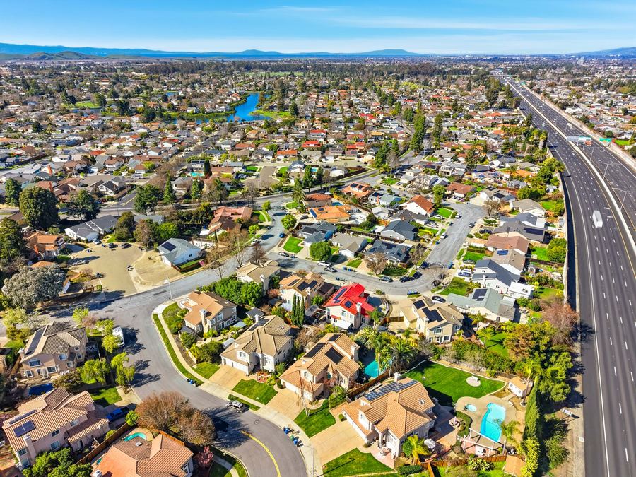 Aerial view of Newark Lake area neighborhood